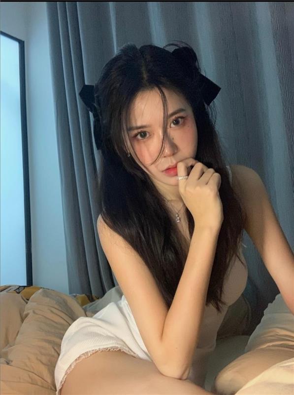 清纯风Sao茜茜，刚兼职态度端正身材紧致有型